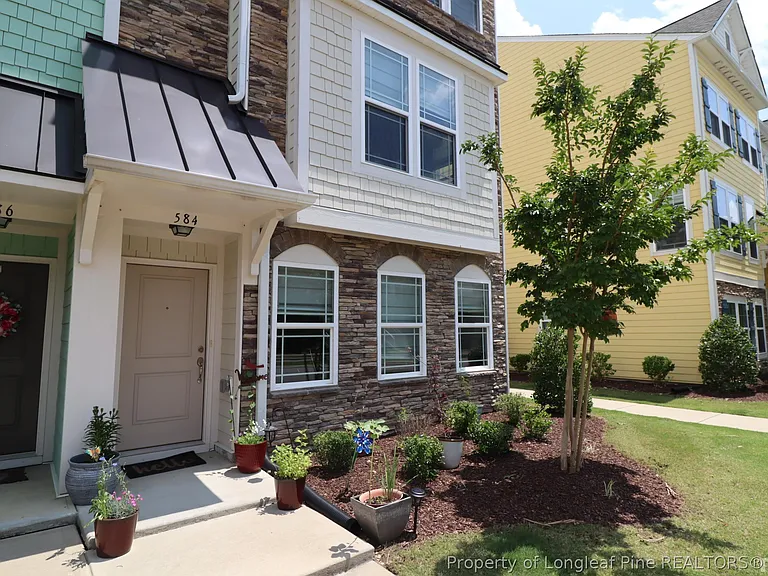 584 Grand Central Sta — Photo 2