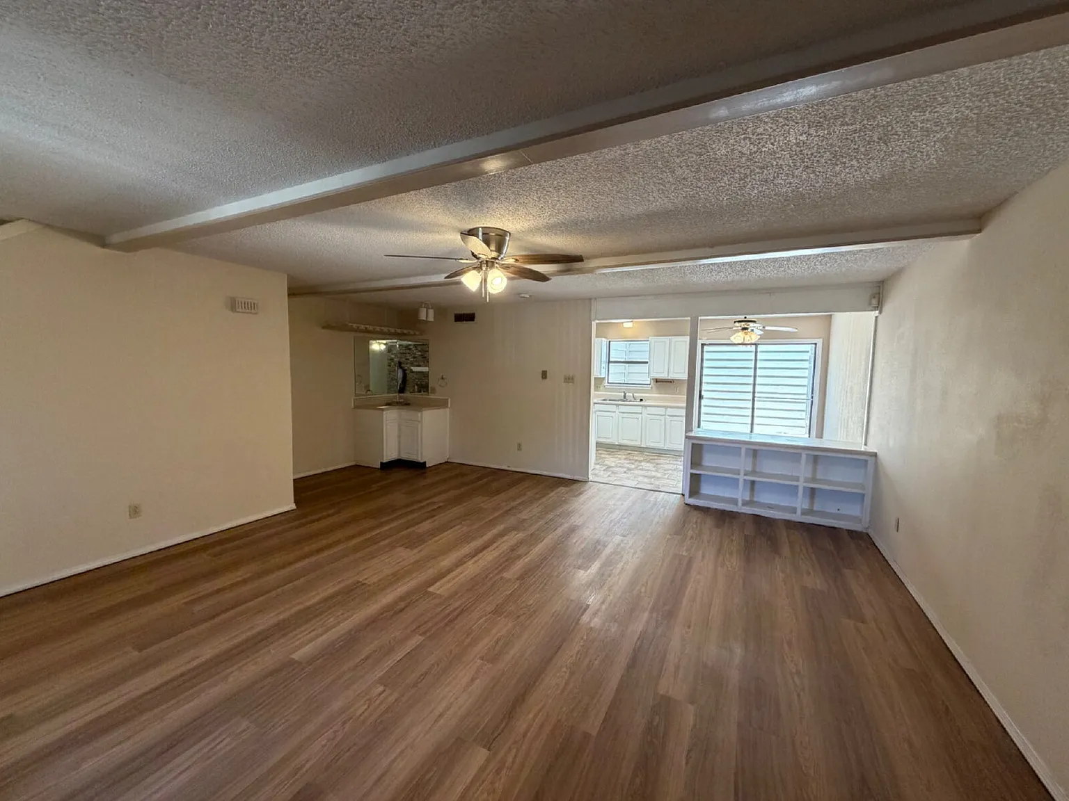 2 bed, 2.5 bath, 1461 sqft, $1,300 — Photo 3