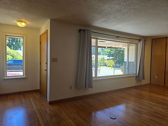 4th image of 1012 N Villard St