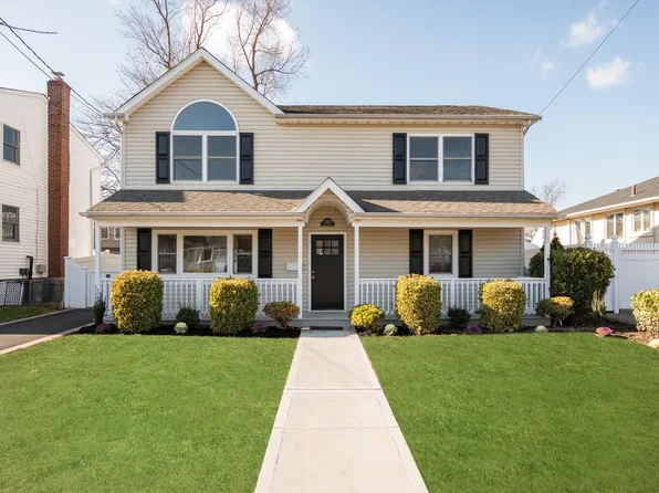 2162 Fir Street, Wantagh, NY 11793