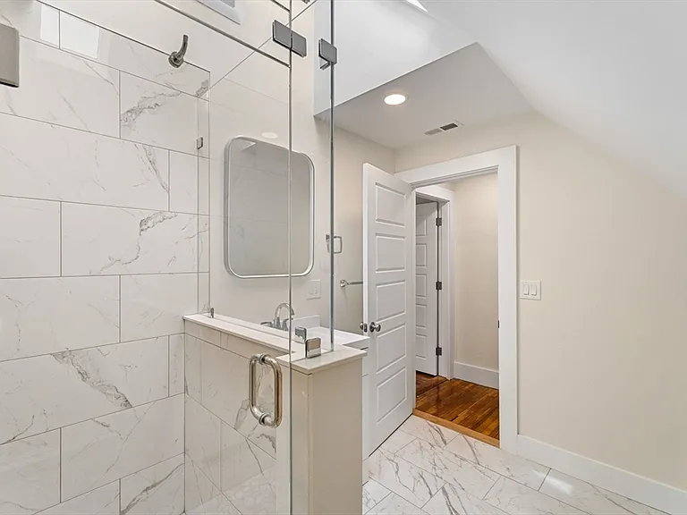 29 Sylvan St #2 — Photo 14