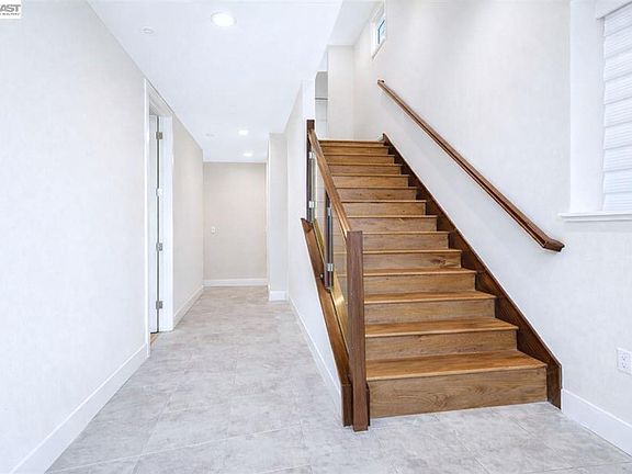 2nd image of 1006 Mary Beth Ter