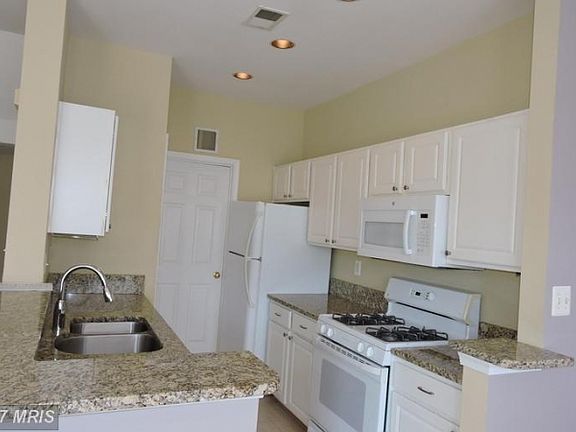 2nd image of 46370 Monocacy Sq #90
