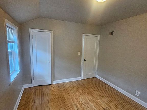 4th image of 7135-7137 W Bluemound Rd