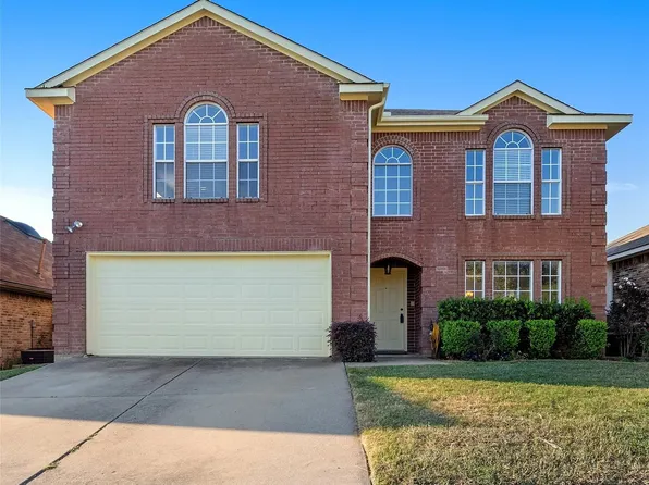 813 Silverbrook Dr, Saginaw, TX 76179