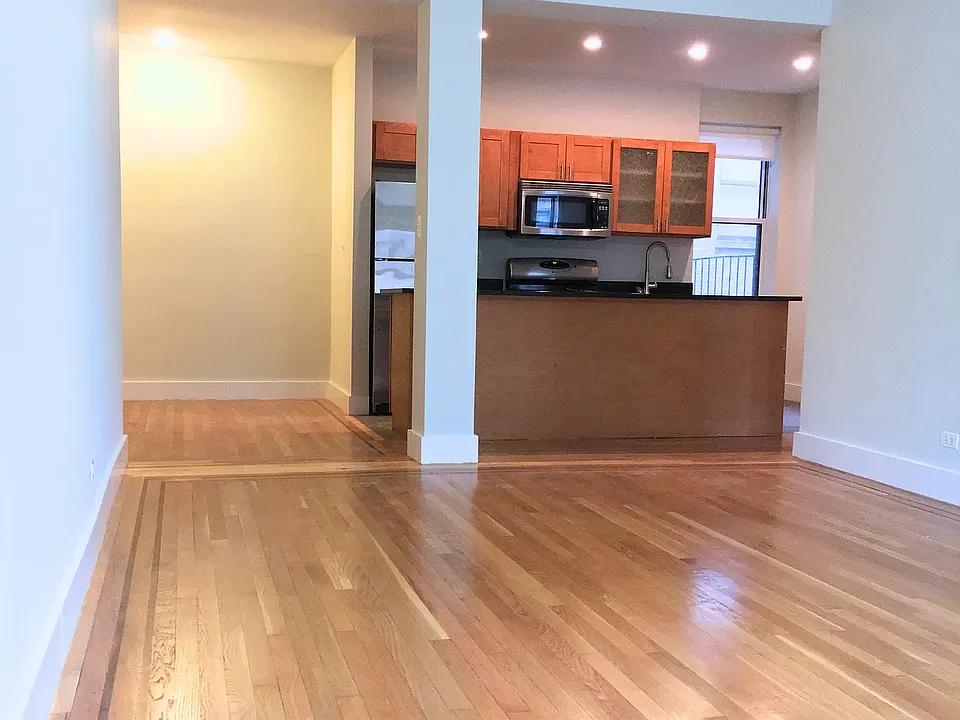364 W 18th St #4K