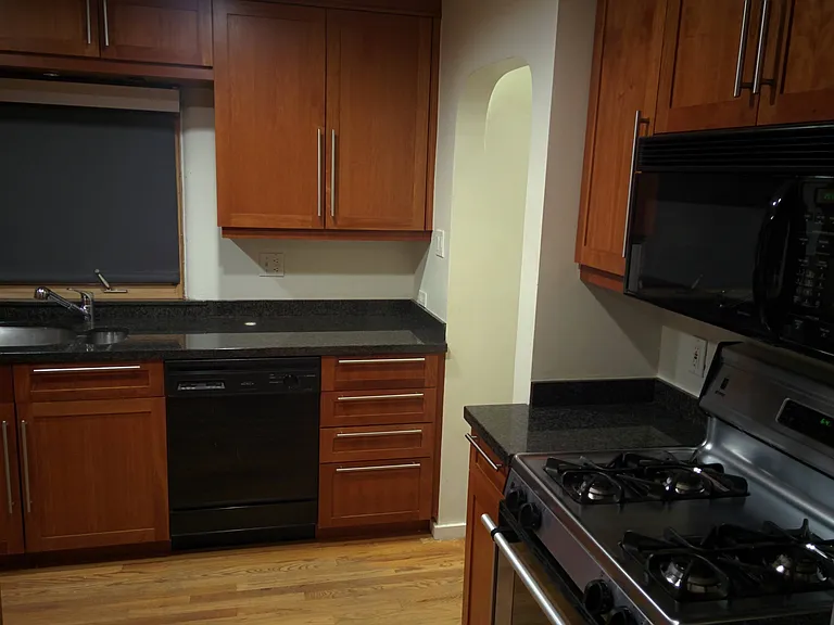 2257 S Logan St — Photo 10