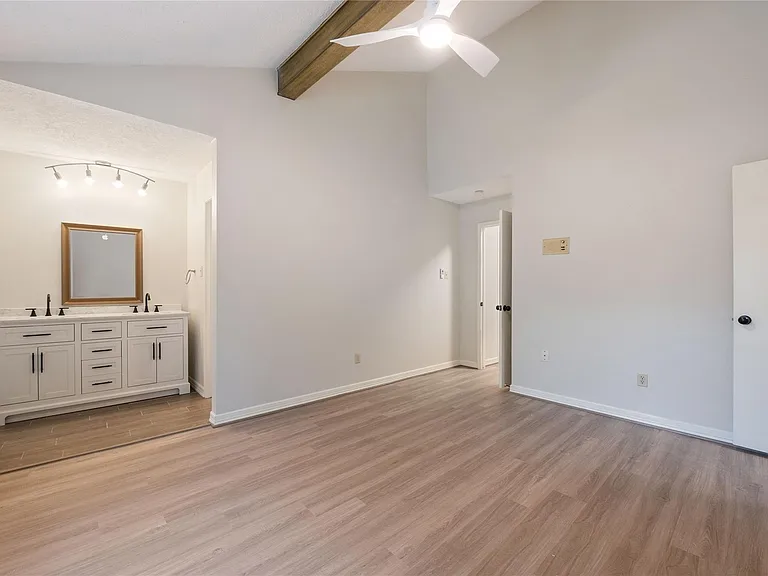 11805 Southlake Dr — Photo 12