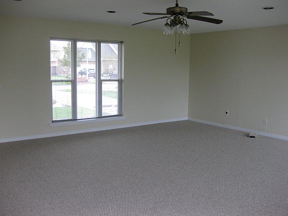 3rd image of 3641 Lake Aspen Dr E