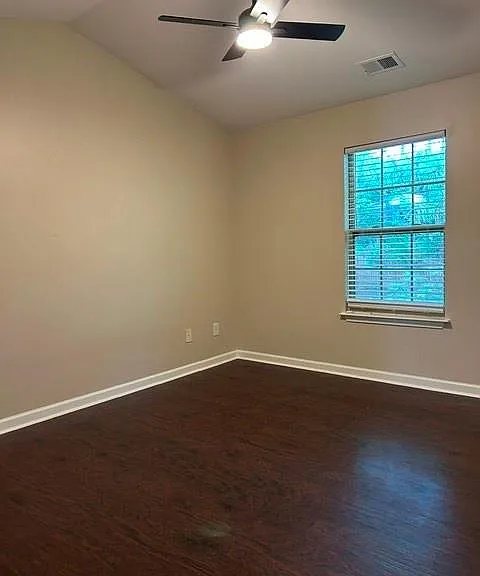 137 Avalon Dr — Photo 11