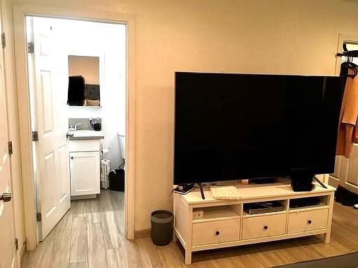 4th image of 7224 Brighton Ave