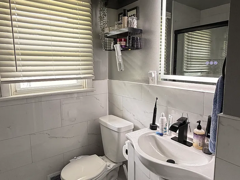 2313 Dickens Rd — Photo 10