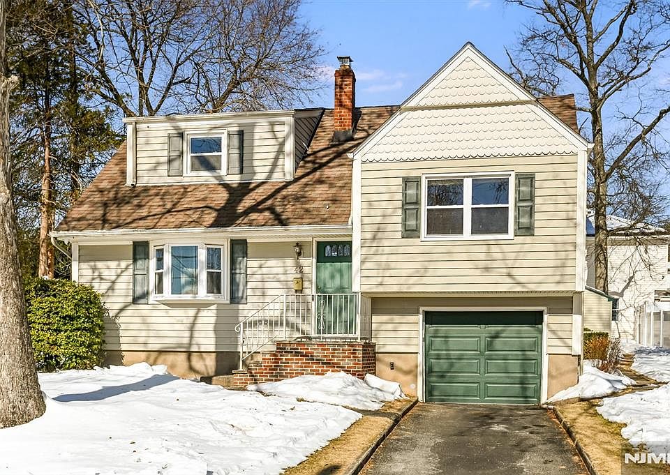 1st image of 42 Lenox Ave