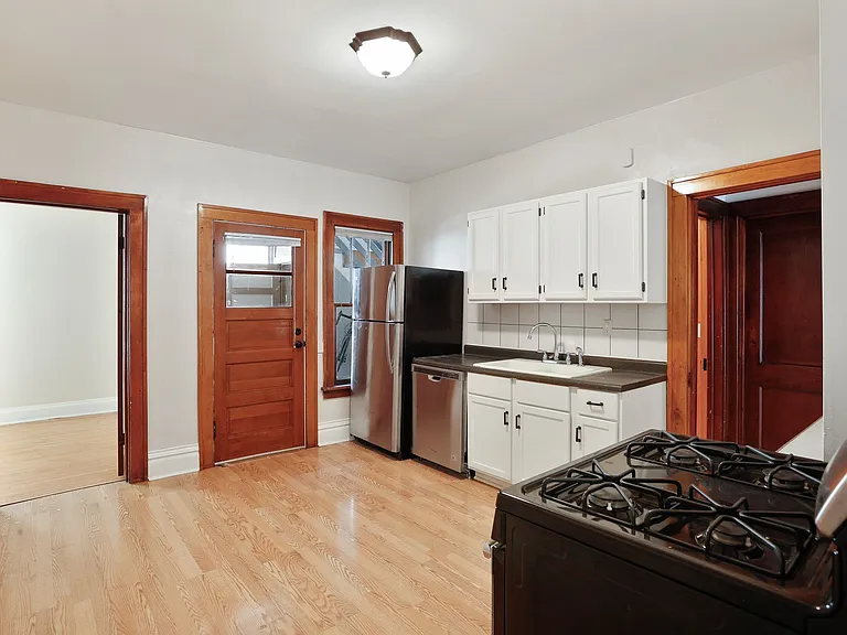 1401 3rd St NE — Photo 16