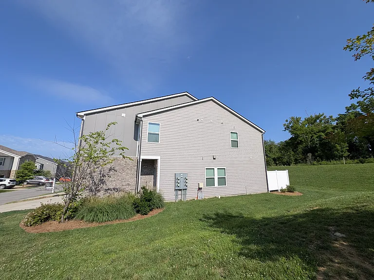 800 Arrington Way #1 — Photo 2