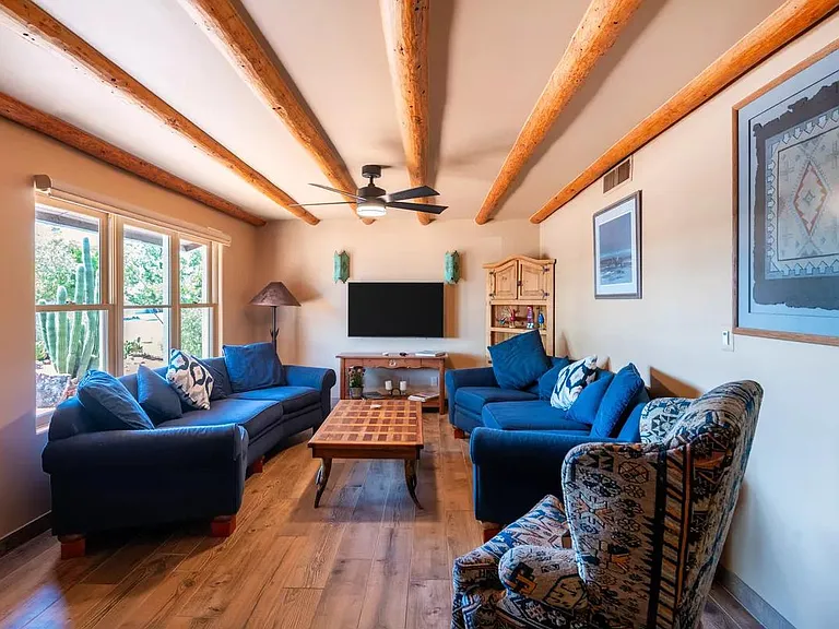 5312 E Ludlow Dr — Photo 4
