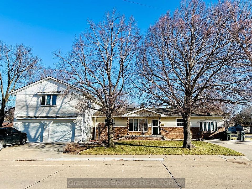 1st image of 715 Joehnck Rd