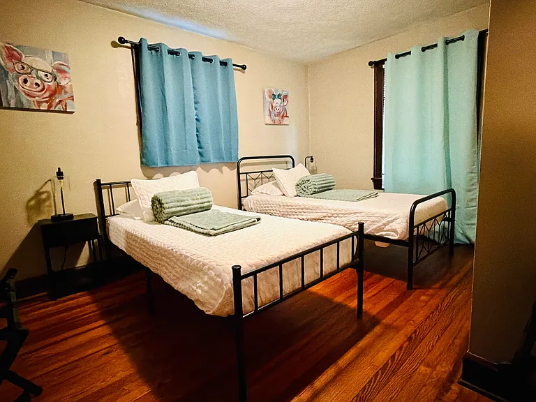 Back bedroom