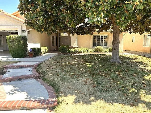 2800 Banyan Tree Ln