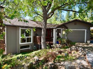 858 Sandalwood Dr, Murphys, CA