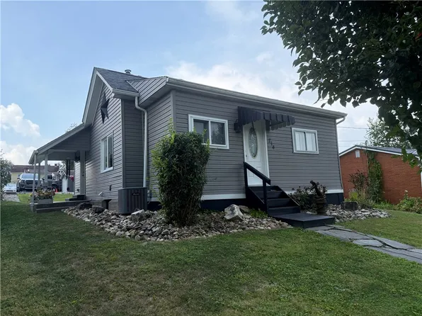 214 Oakmont St, North Huntingdon, PA 15642