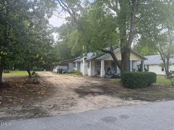 808 S 12th St, Lillington, NC 27546