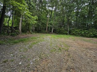 689 Ivey Hollow Rd, La Follette, TN 37766