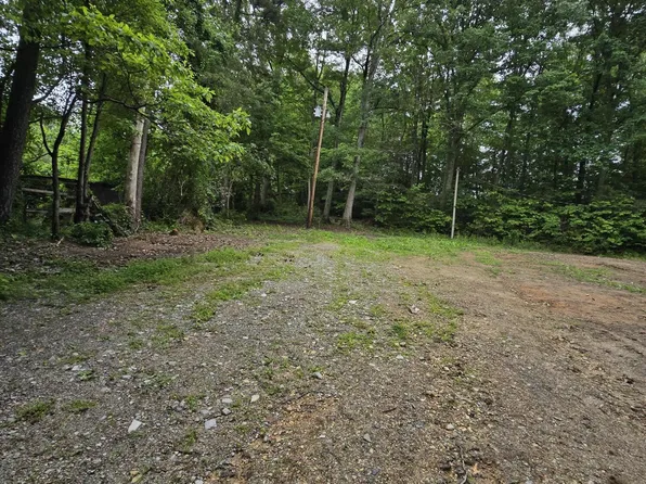 689 Ivey Hollow Rd, La Follette, TN 37766