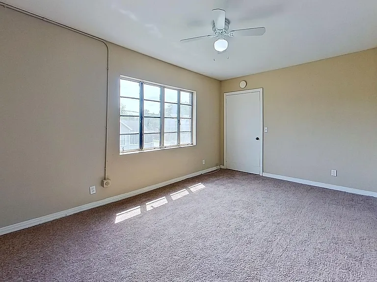 1235 W 5th St — Photo 12