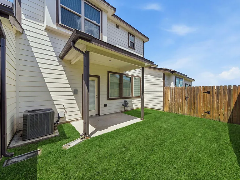 7116 Elgin St — Photo 24