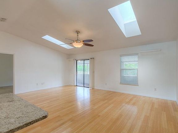 4th image of 1578 Joyner Dr