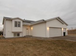 3502 Kingsford Dr, Bismarck, ND 58504