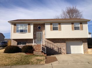 33 Cloverleaf St, Winfield, WV 25213