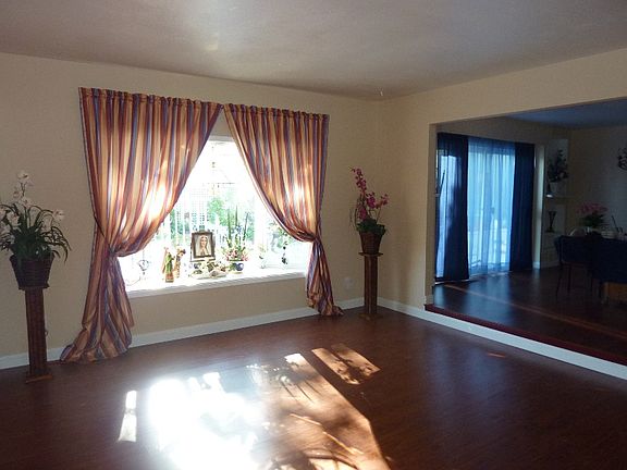 4th image of 4245 Goldenhill Dr