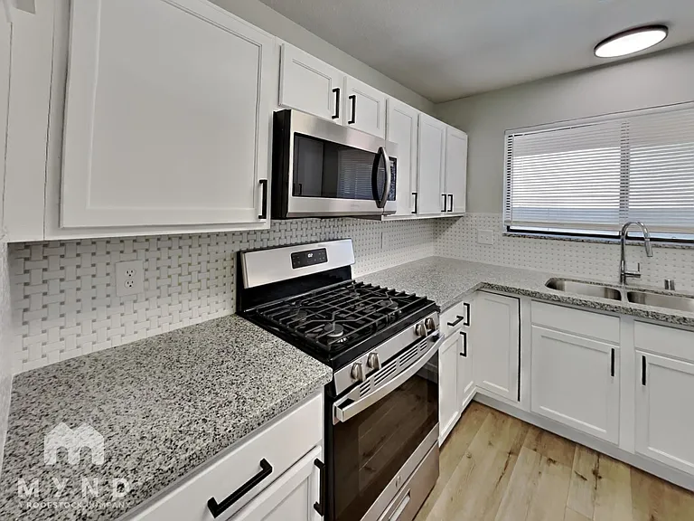 4336 Fox Point Dr — Photo 7