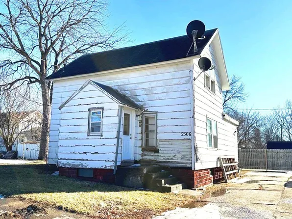 2306 10th St, Emmetsburg, IA 50536