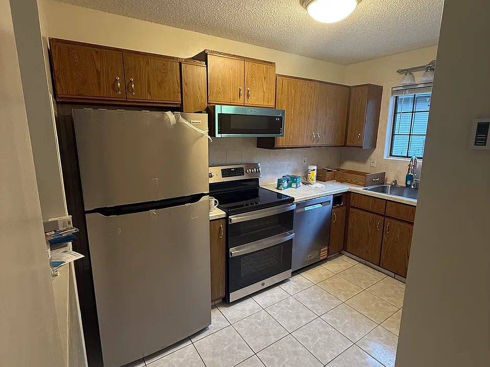 99 Fairwood Ave #5