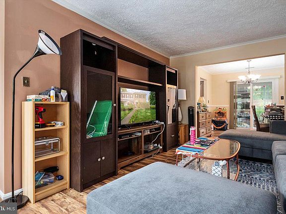 4th image of 9001 Florin Way