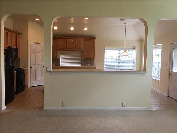 5th image of 8019 Cross Trail Dr
