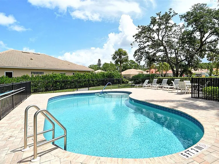 9000 Willow Brook Dr — Photo 20