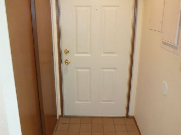 Entry way with closet