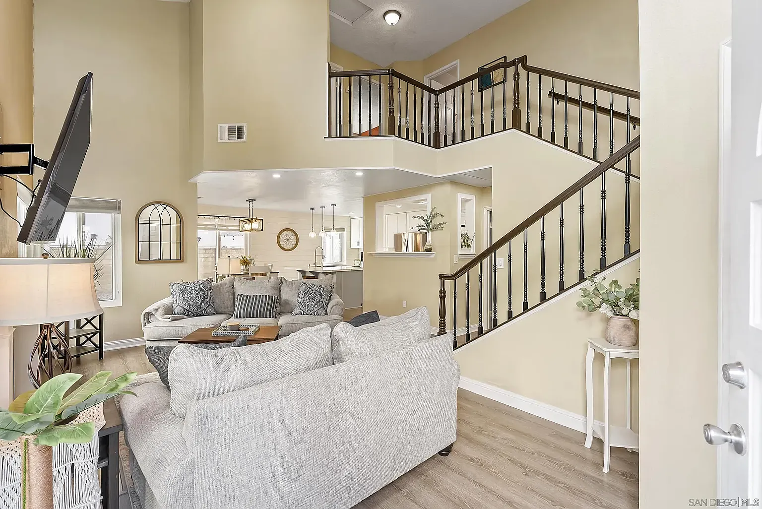 3 bed, 1566 sqft, $4,495 — Photo 4