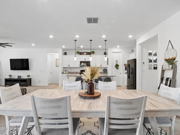 9947 E THORNBUSH Avenue, Mesa, AZ 85212