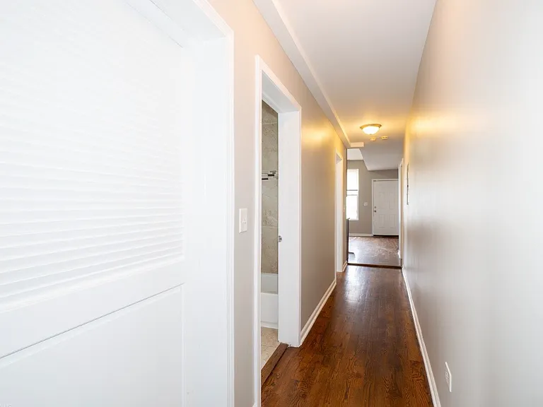 4326 S Calumet Ave #2 — Photo 2