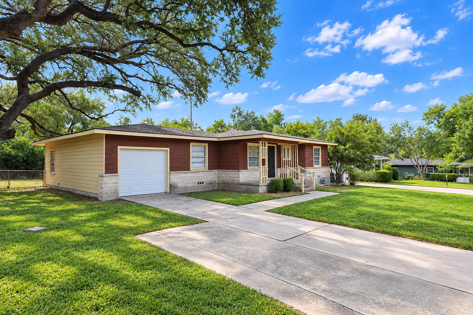 1417 Live Oak, Temple — Photo 2