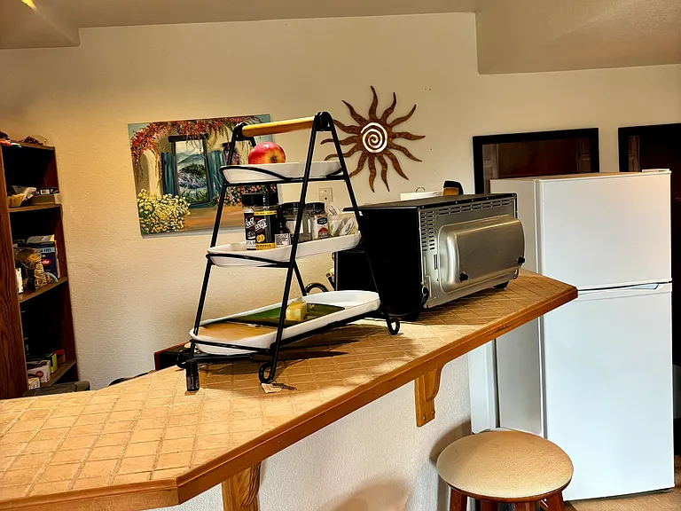 1160 Sunset Dr — Photo 3