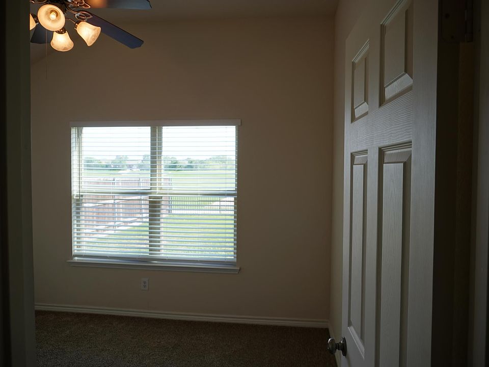1st image of 831 Meadowedge Ln