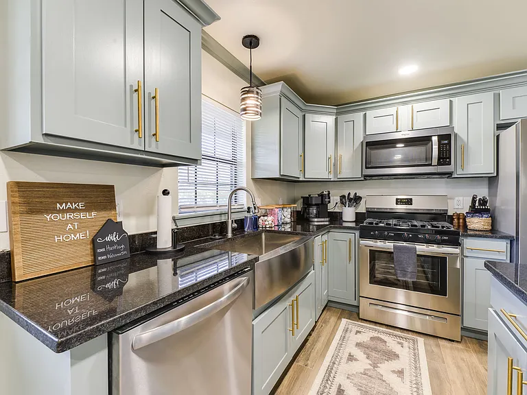 501 W Main St — Photo 7