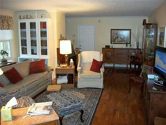 5th image of 408 Glenn Knecht Dr #5