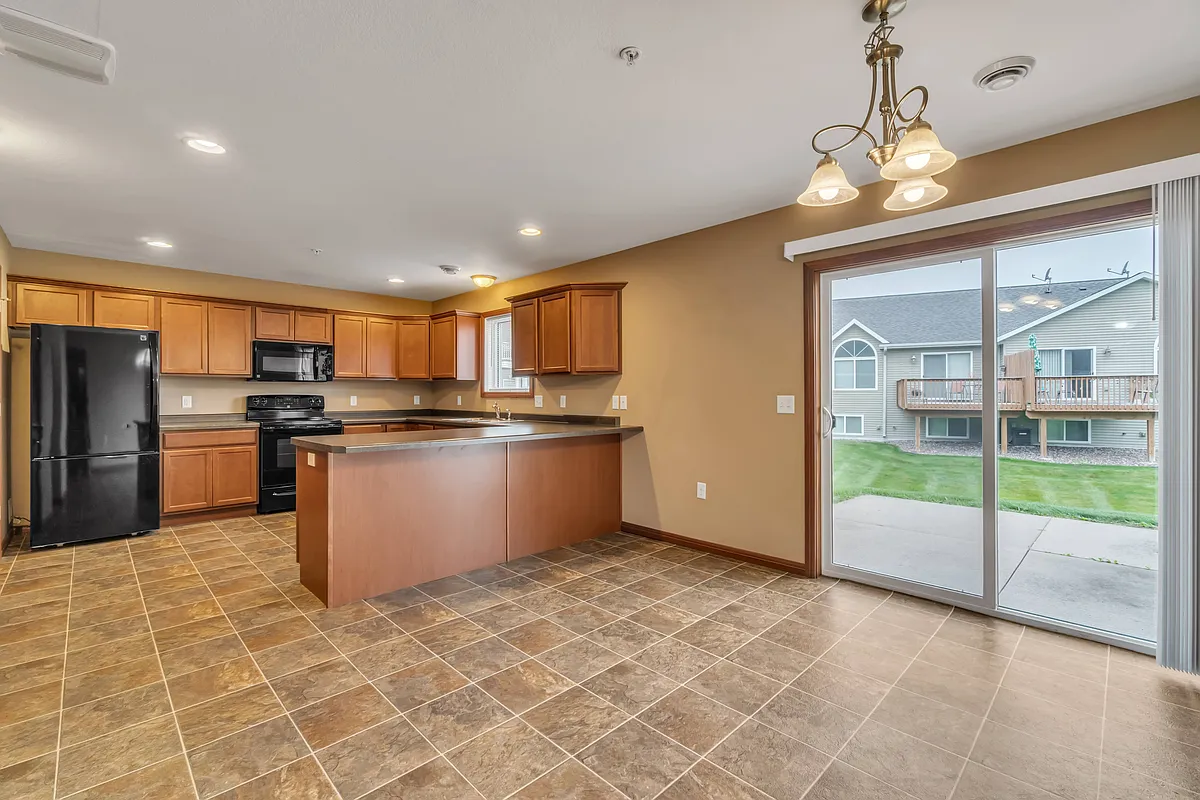 Building Photo - Willow Creek Townhomes